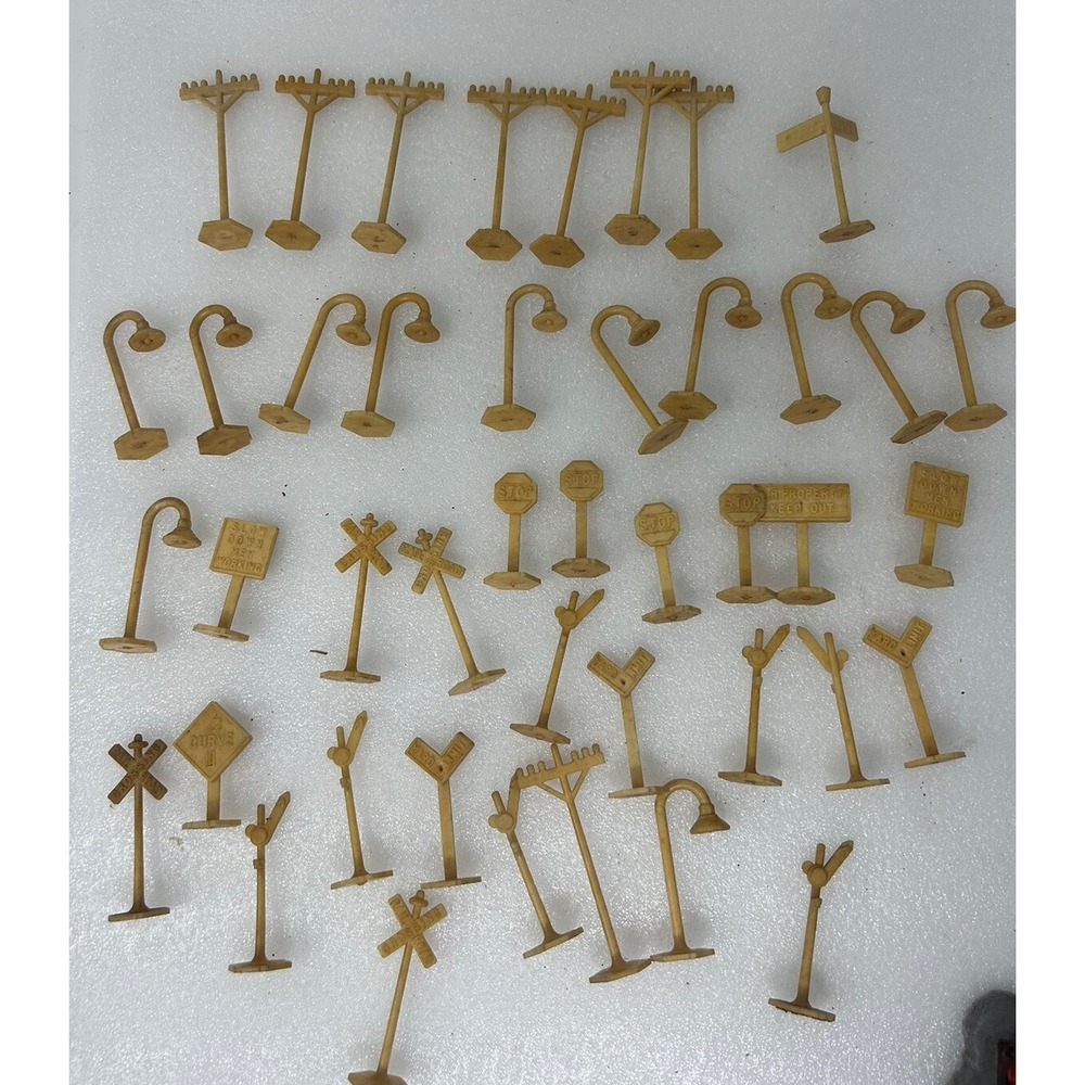 43 Piece Lot O Scale Signs - Train Yard Railroad Street Stop Lights - Plastic